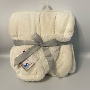 Plush Cream Sherpa Throw Blanket 30 x 40